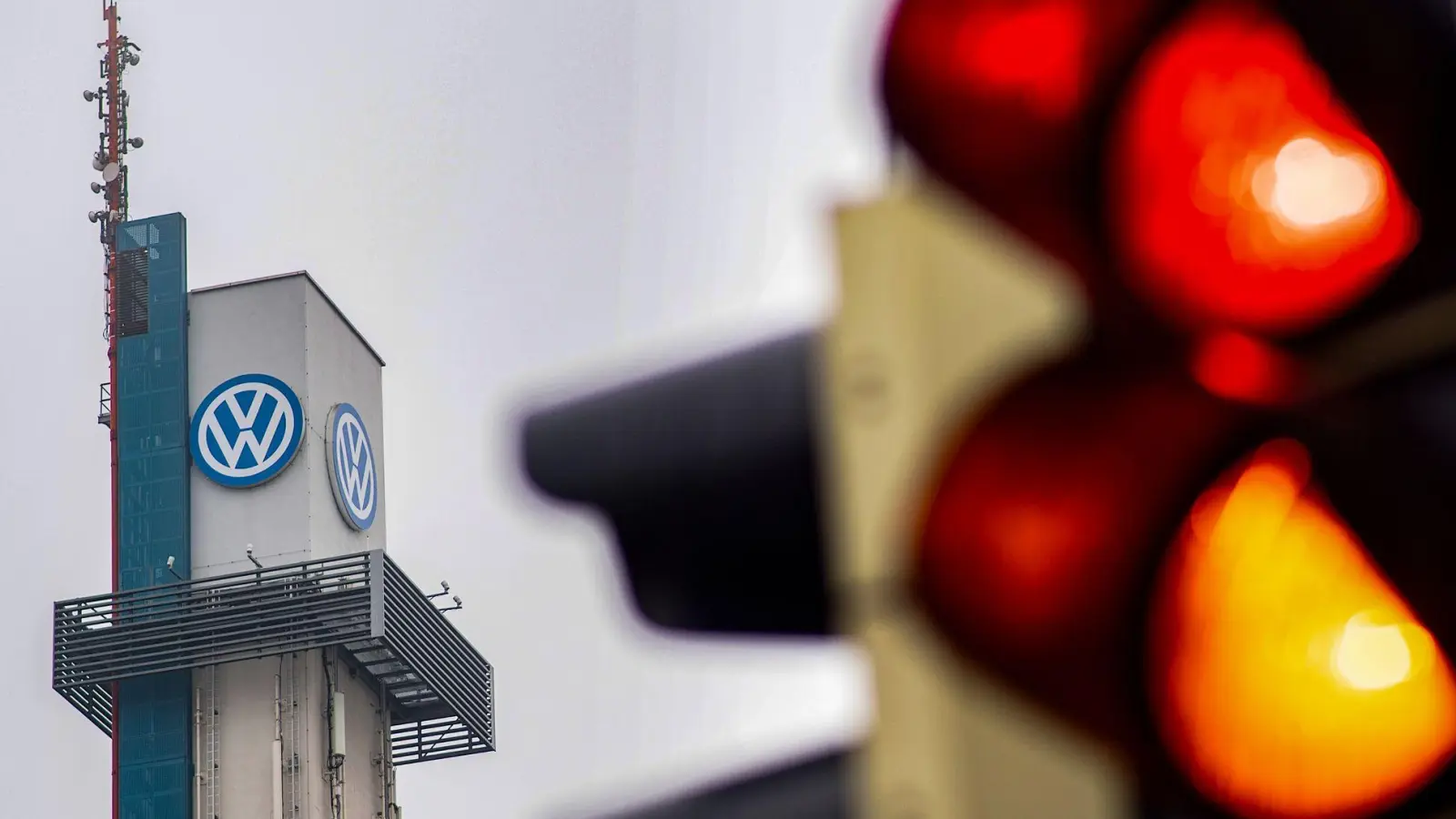 Bald grünes Licht in Osnabrück? Das VW-Werk soll zu einem Kompetenzzentrum für Sicherheits- und Verteidigungslösungen weiterentwickelt werden. (Archivbild) (Foto: Hauke-Christian Dittrich/dpa)