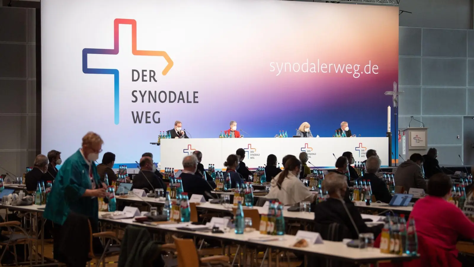 Die Dritte Synodalversammlung der deutschen Katholiken soll konkrete Reformen bringen. (Foto: Sebastian Gollnow/dpa)