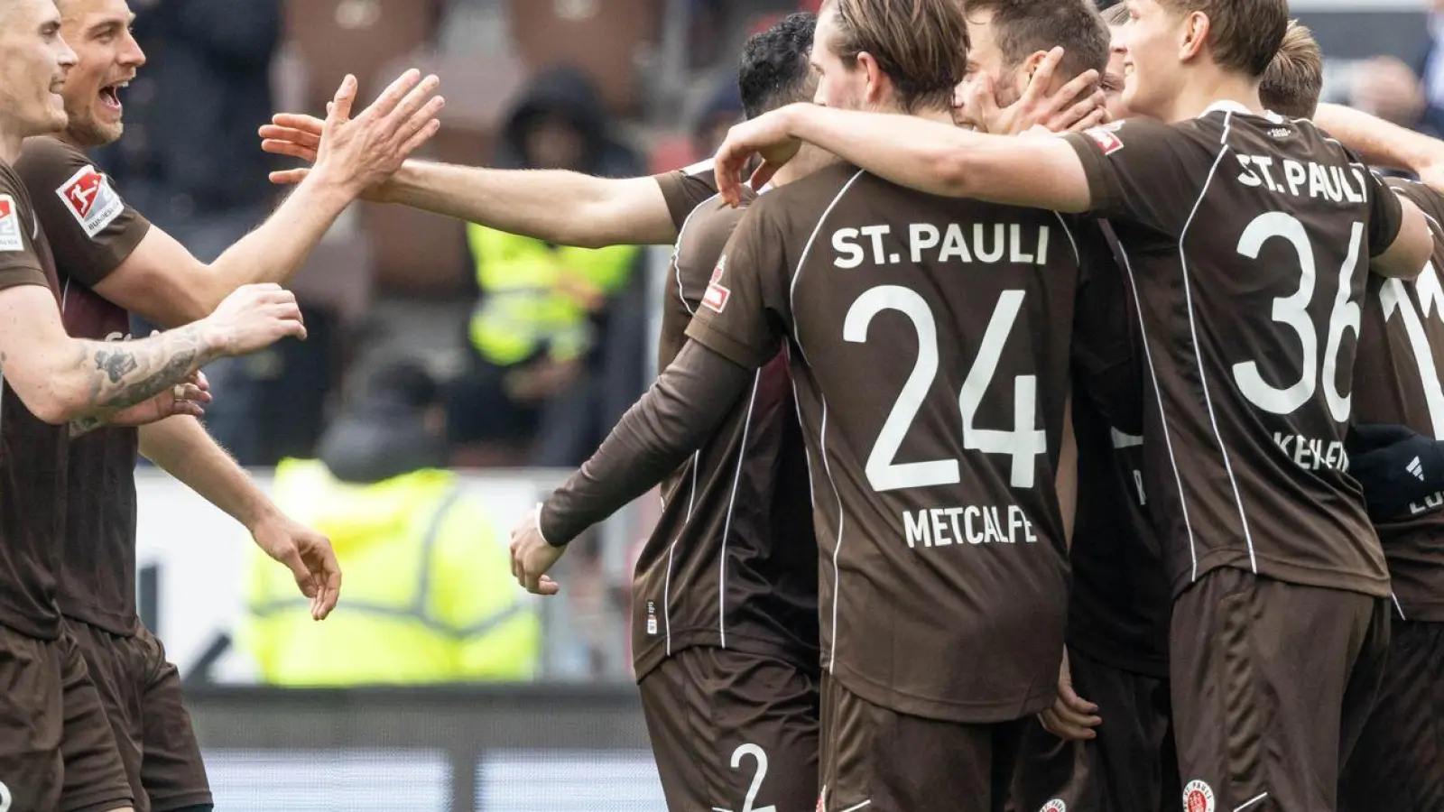 Der FC St. Pauli kann mehr und mehr mit einem Bundesliga-Aufstieg planen. (Foto: Axel Heimken/dpa)