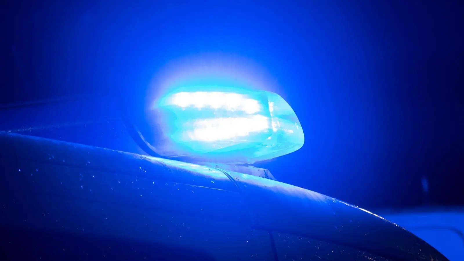 Die Polizei sammelte den 14-Jährigen ein. (Symbolbild) (Foto: Sarah Knorr/dpa)