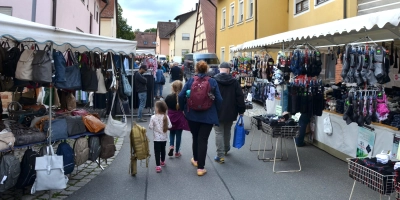 Ein Bummel durch den Herbstmarkt und das schöne Dietenhofen lohnt sich! (Foto: Yvonne Neckermann)