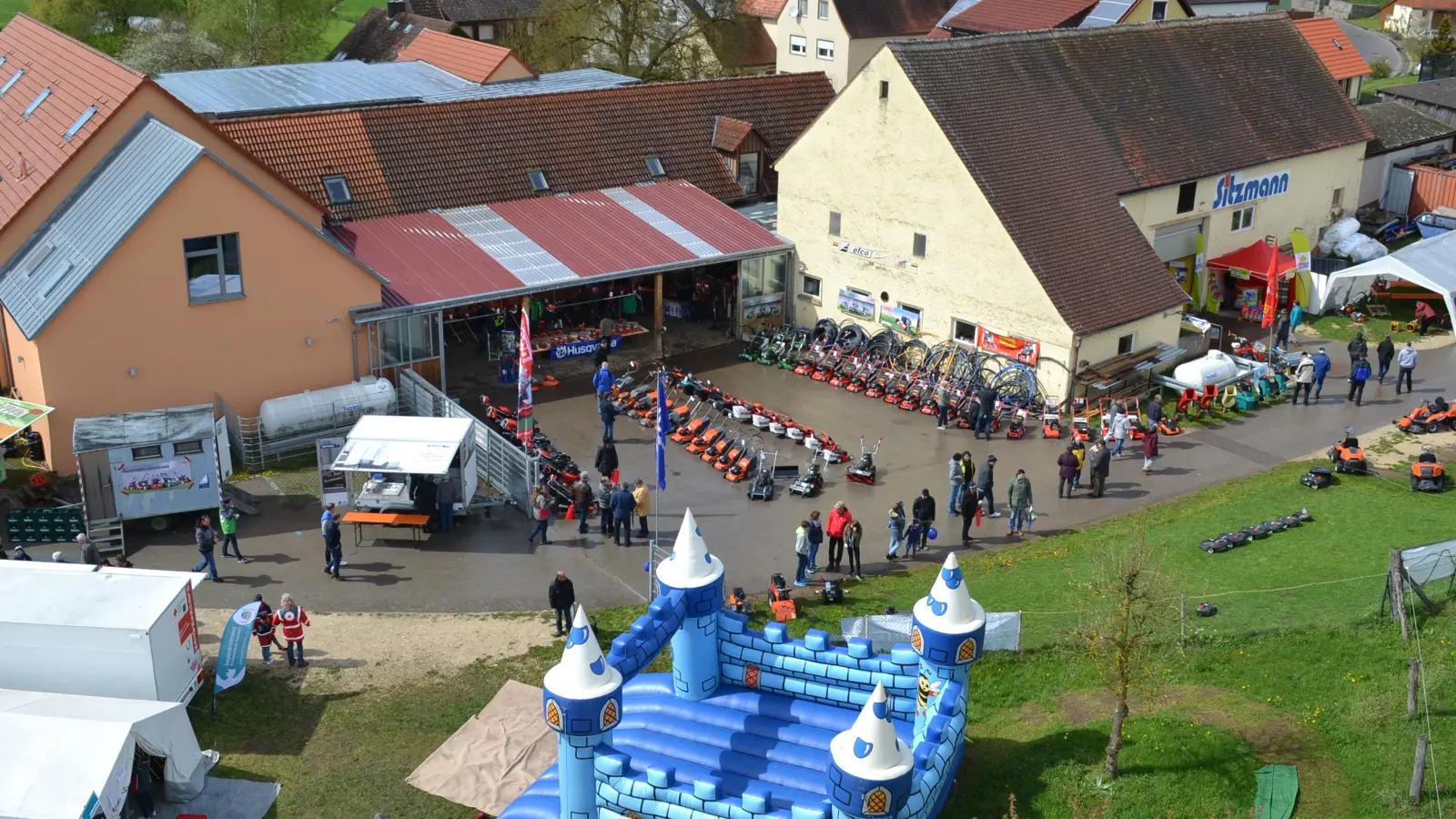 Endlich ist es wieder so weit: Die Firma Sitzmann lädt am 3. und 4. Mai zu ihrer traditionellen und allseits beliebten Ausstellung.  (Foto: Klemens Hoppe)