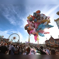 Die Wiesn ist eröffnet.  (Foto: Karl-Josef Hildenbrand/dpa)