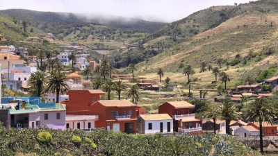 Das Dorf Arure auf La Gomera. Auf der Kanaren-Insel ist es zu einem Stromausfall gekommen. (Foto: Manuel Meyer/dpa-tmn/dpa)