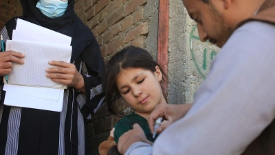 In Afghanistan sollen fast elf Millionen Kinder gegen Polio geimpft werden (Archivbild). (Foto: Saifurahman Safi/XinHua/dpa)