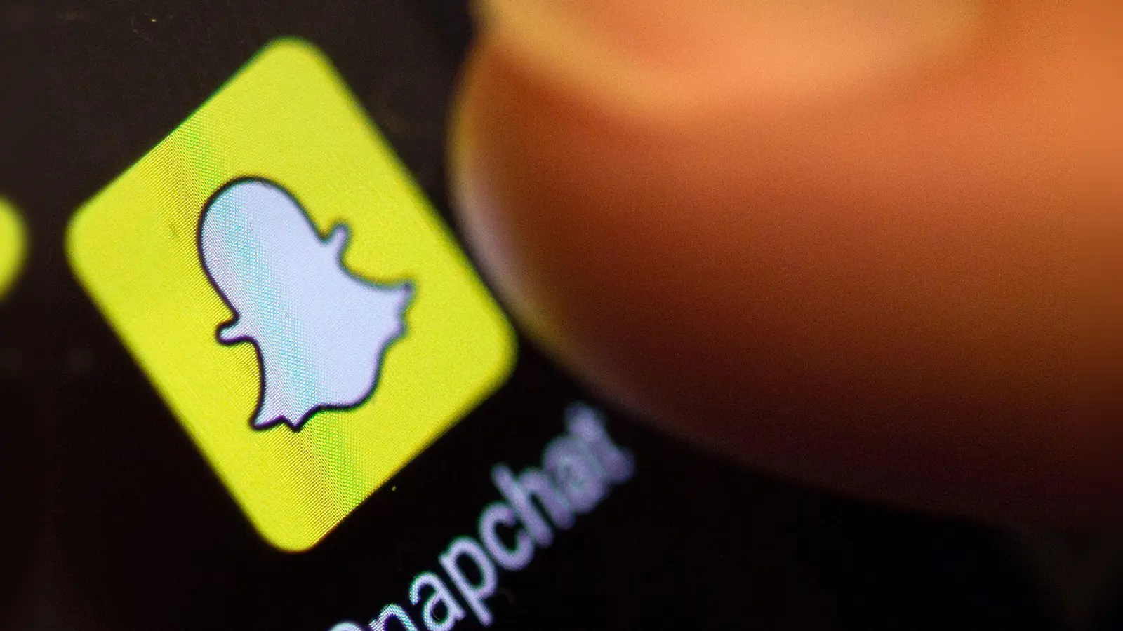 Snapchat plant, die Vorgaben der Regierung ab dieser Woche umzusetzen. (Symbolbild) (Foto: Patrick Seeger/dpa)