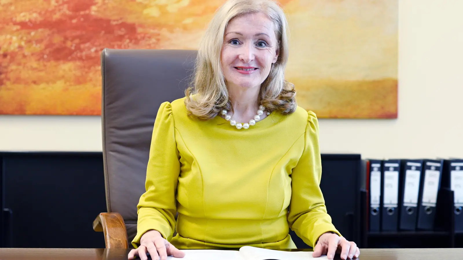 Am Ansbacher Amtsgericht ist der Frauenanteil unter den Beschäftigen hoch. Darüber freut sich auch Direktorin Dr. Gudrun Lehnberger. (Foto: Jim Albright)