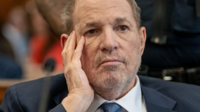 Harvey Weinstein war gestern zum ersten Mal wieder in einem New Yorker Gerichtssaal, seit seine Verurteilung wegen Vergewaltigung im Jahr 2020. (Foto: David Dee Delgado/POOL Reuters/AP)