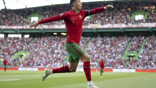 Portugals Superstar Cristiano Ronaldo erzielte zwei Treffer gegen die Schweiz. (Foto: Laurent Gillieron/KEYSTONE/dpa)