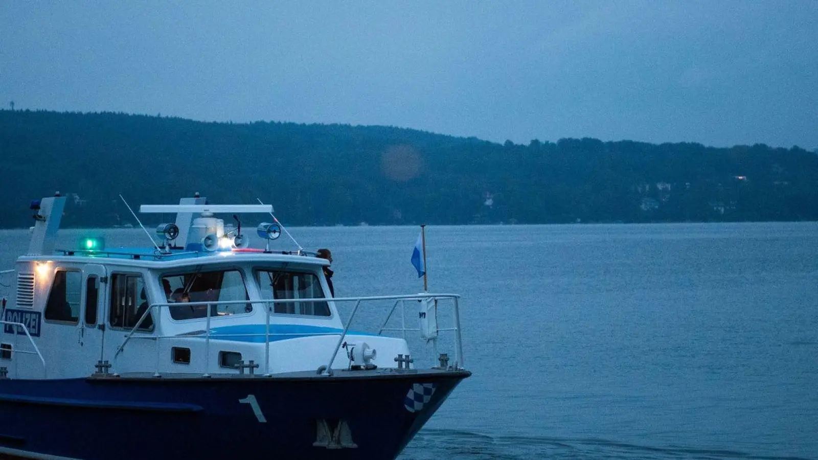 Ein Boot der Wasserschutzpolizei. (Foto: Lino Mirgeler/dpa)
