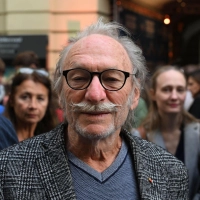 Die Kultserie „Kir Royal“ mit Franz Xaver Kroetz als Klatschreporter Baby Schimmerlos wird 40 Jahre alt - und ist bestens gealtert. (Archivbild) (Foto: Felix Hörhager/dpa)