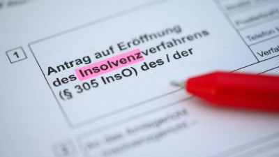Nach Angaben des Dienstleisters Crif ist die Zahl der Privatinsolvenzen 2025 in Deutschland gestiegen. (Symbolbild) (Foto: Jonas Walzberg/dpa)
