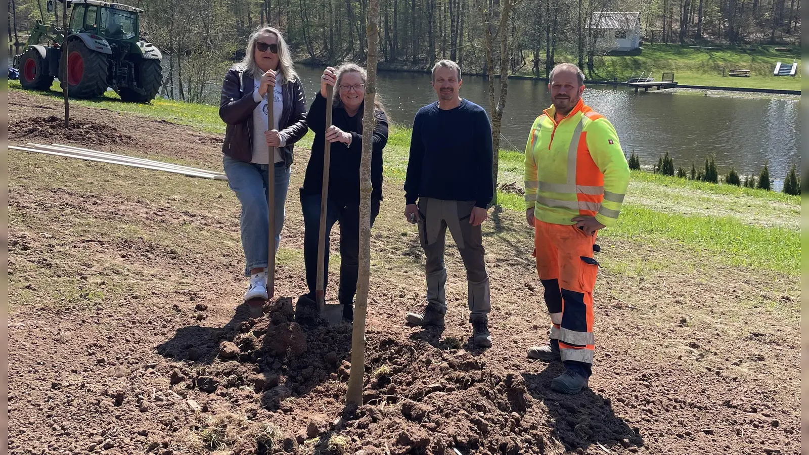 Bei der Aktion (von links): Elke Hasselt, Petra Ehrmann, Manfred Utz und Markus Unger. (Foto: Cedric Sterner)