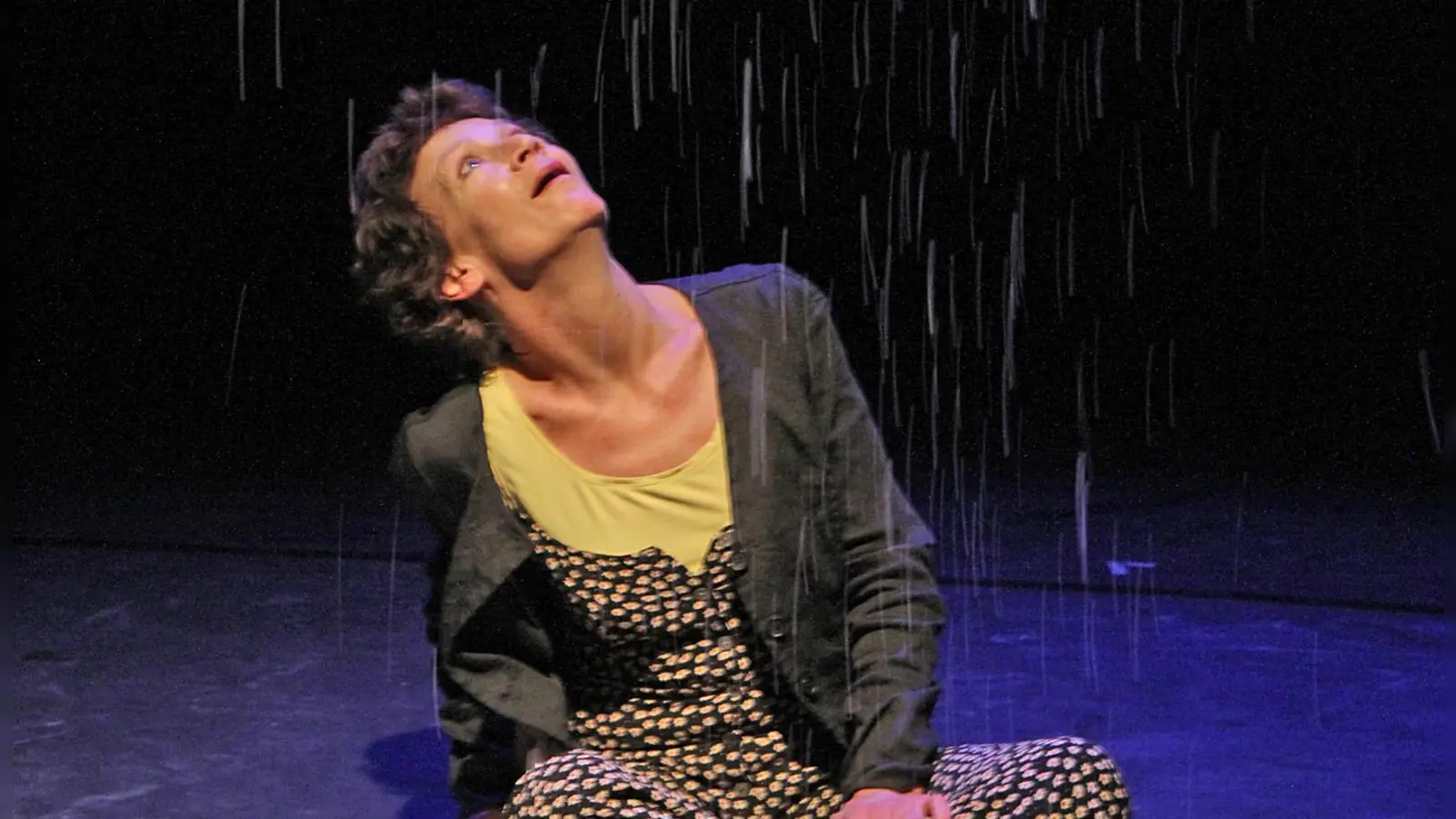 Léonie Thelen in „Oskar und die Dame in Rosa”: Die preisgekrönte Produktion ist am Landestheater Dinkelsbühl zu sehen.  (Foto: Raimund Hackl)