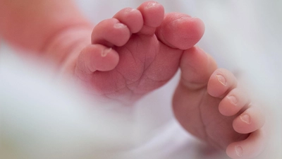 Rund 654.300 Babys wurden vergangenes Jahr in Deutschland geboren (Symbolbild). (Foto: Arno Burgi/dpa-Zentralbild/dpa)