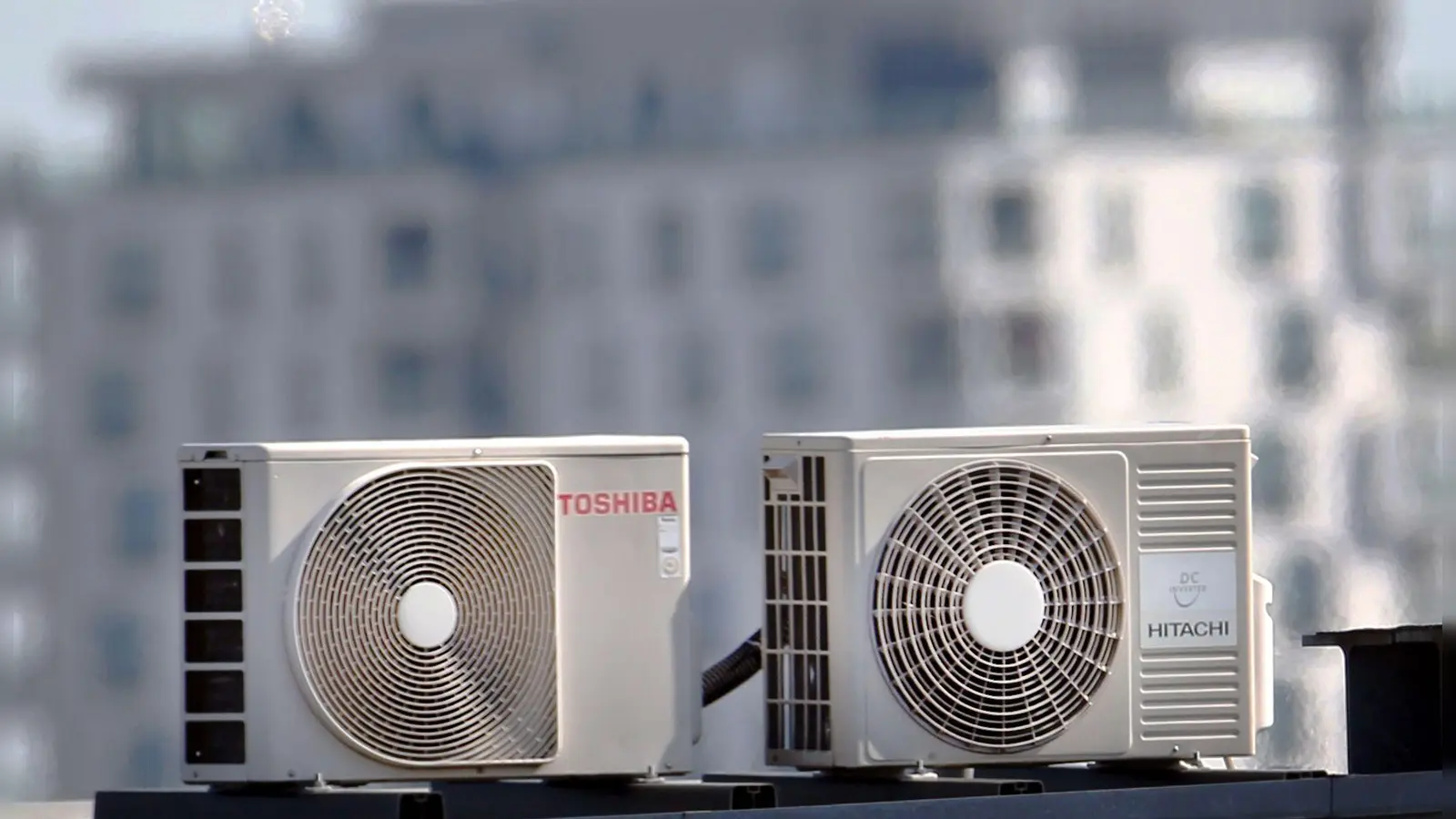 Mehr Klimaanlagen? Grünen-Fraktionschefin Schulze glaubt, dass daran kein Weg vorbeiführt. (Archivbild) (Foto: Martin Gerten/dpa)