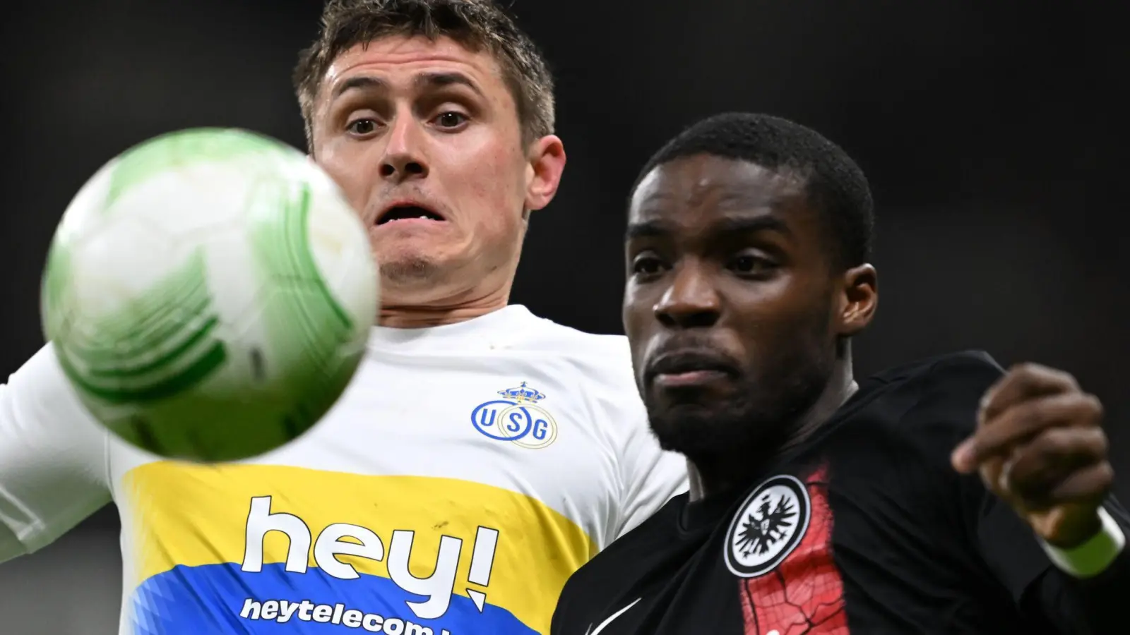 Alessio Castro-Montes (l) wechselt zu Aufsteiger 1. FC Köln (Foto: Arne Dedert/dpa)