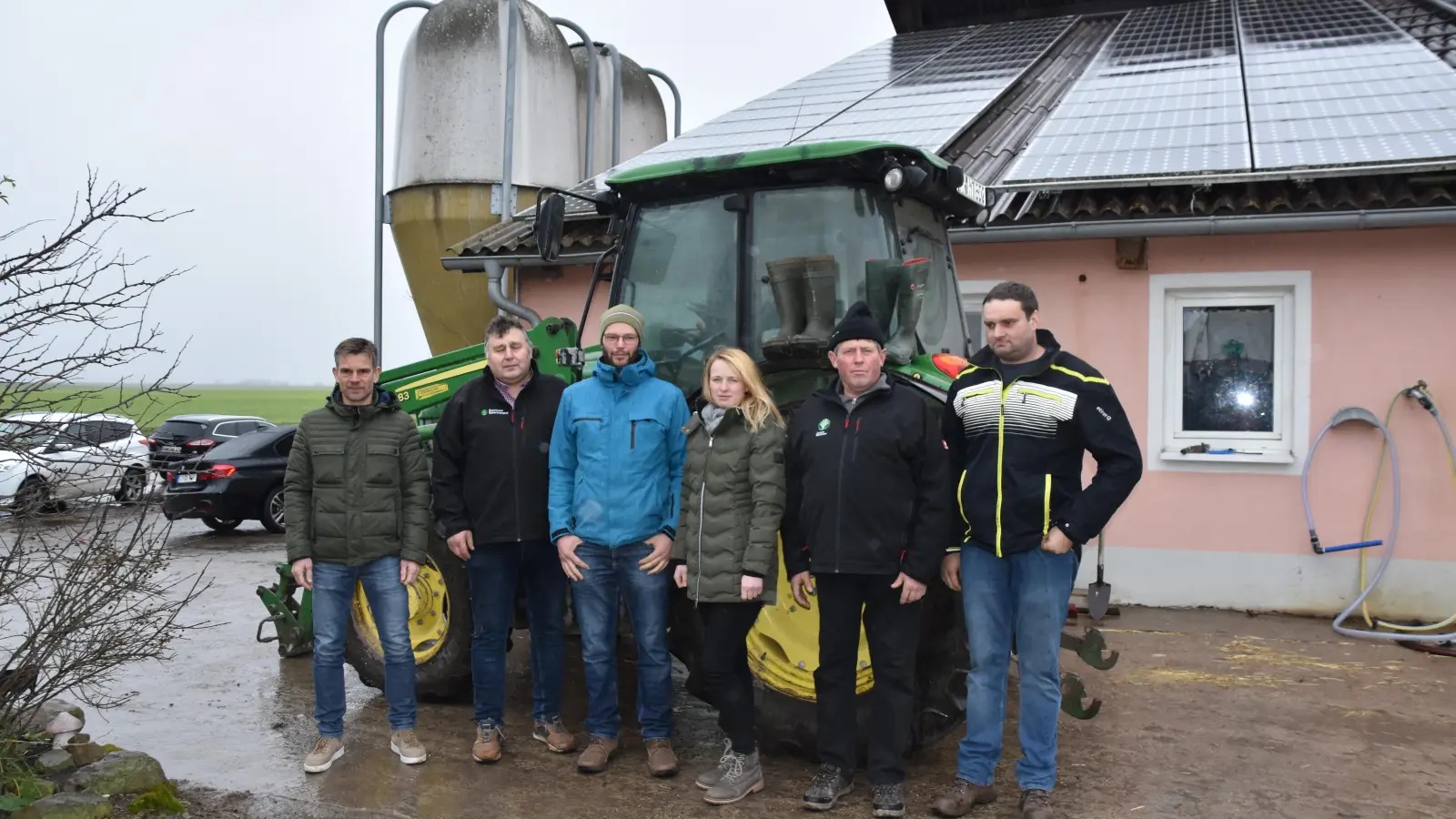 Die Landwirte sehen sich überproportional gegenüber anderen Branchen belastet: Martin Waldmann (von links), BBV-Kreisobmann Reinhold Meyer, Peter Sturm, Carola Reiner, Fritz Hein und Markus Förster. (Foto: Silvia Schäfer)