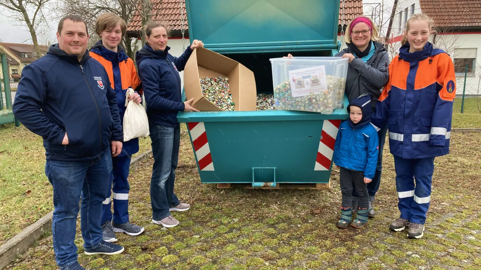 Sammeln gemeinsam (von links): Daniel Schulz, Nils Kaiser, Daniela Schulz, Anna Wörle, Sebastian Wörle und Sarah Schulz. (Foto: Clarissa Kleinschrot)