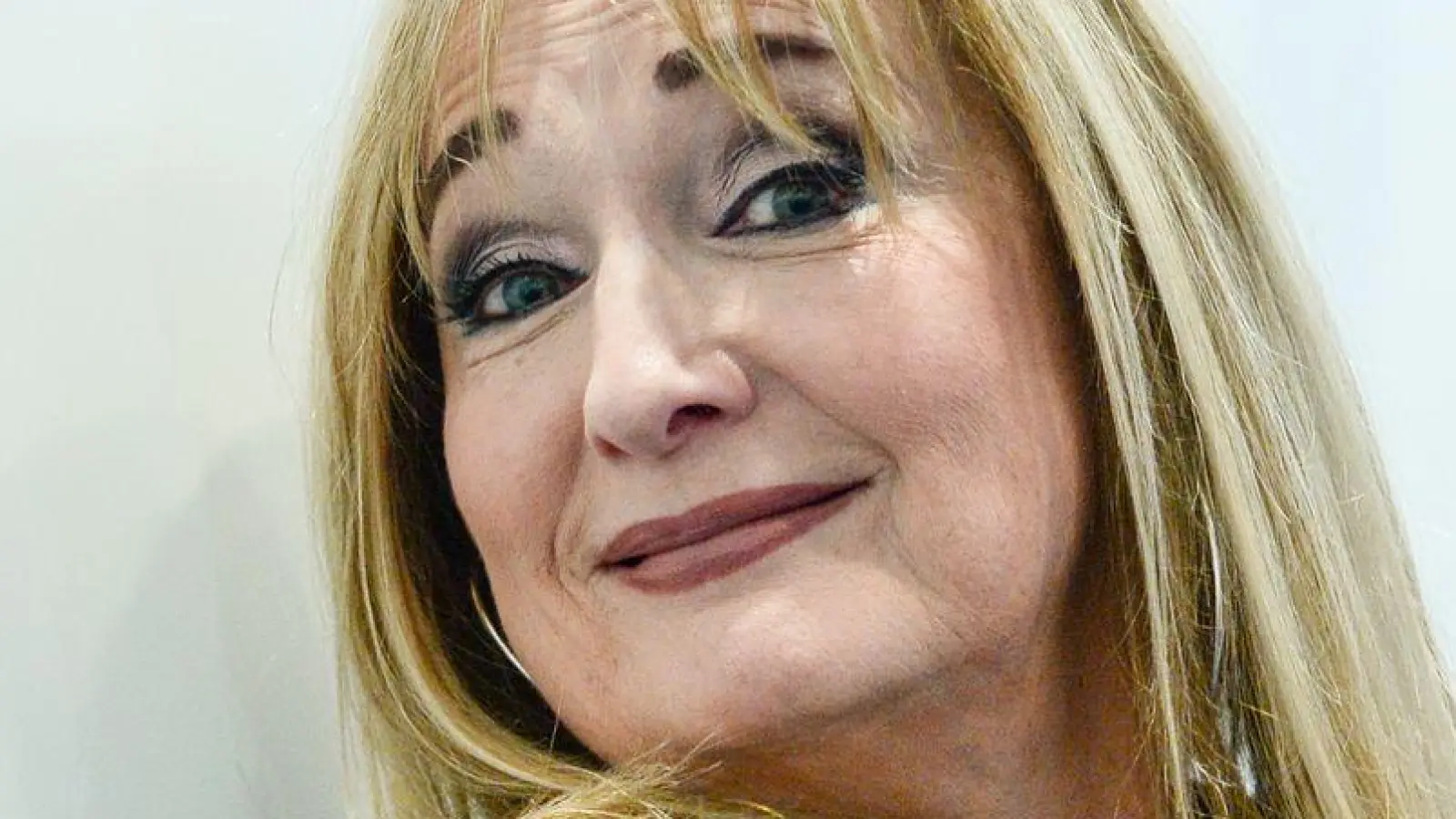 Veronika Fischer (74) hat ihre Abschiedstournee von der großen Bühne aus gesundheitlichen Gründen abgesagt. (Archivbild) (Foto: Jens Kalaene/dpa-Zentralbild/dpa)