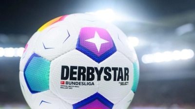 Die DFL hat die Ansetzung der Spiele der Bundesliga und der 2. Bundesliga vom 19. bis 26. Spieltag veröffentlicht. (Foto: Tom Weller/dpa)