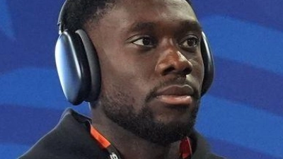 Alphonso Davies (M) fühlte sich nicht gut genug für das Achtelfinale. (Foto: Eric Gay/AP/dpa)