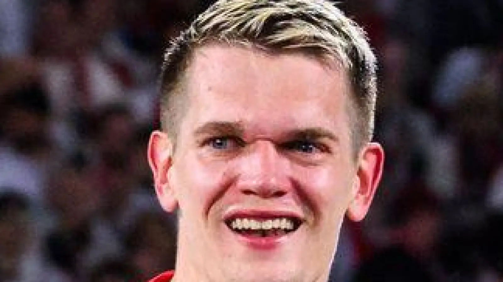 Matthias Ginter hat seinen Vertrag in Freiburg verlängert. (Archivbild) (Foto: Tom Weller/dpa)