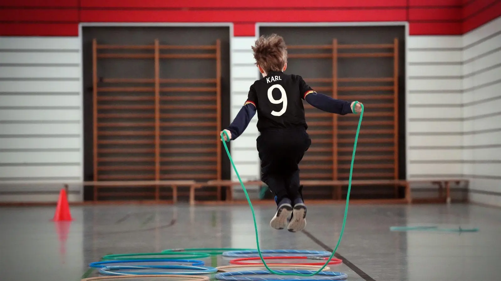 Viele Kinder bewegen sich zu wenig (Archivbild).  (Foto: Soeren Stache/dpa)