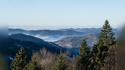 Zum Start in das letzte Wochenende des Jahres kommt etwas mildere Luft nach Deutschland  (Foto: Silas Stein/dpa)