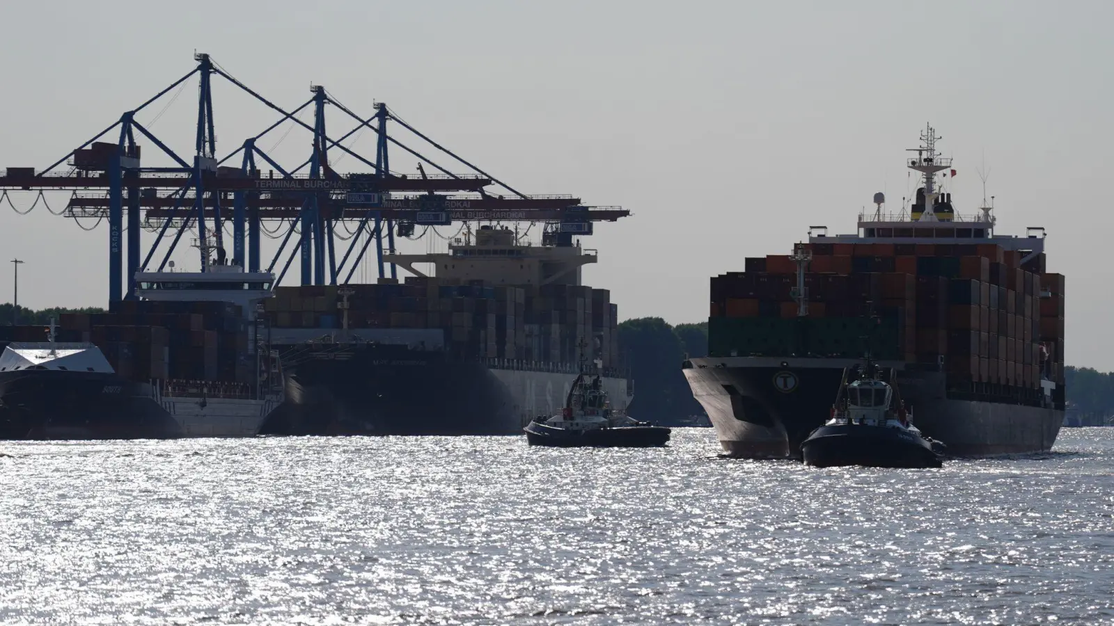 Der Iran-Krieg dämpft das Wachstum der Weltwirtschaft. (Symbolbild) (Foto: Marcus Brandt/dpa)
