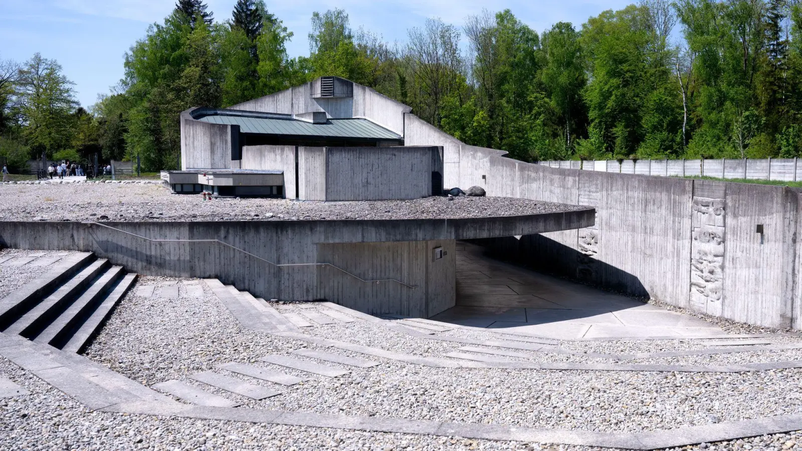 Die Versöhnungskirche ist Teil des Geländes der KZ-Gedenkstätte Dachau. (Archivbild) (Foto: Sven Hoppe/dpa)