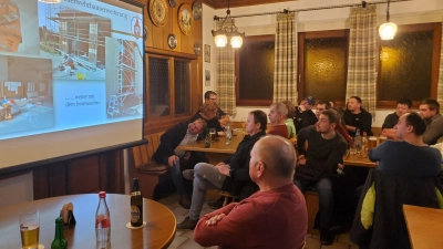 Das Hambühler Schützenhaus war wie die drei anderen Bürgerversammlungen in Baudenbach gut besetzt zur Abschluss-Bürgerversammlung von Wolfgang Schmidt. (Foto: Ulli Ganter)