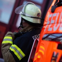 Feuerwehreinsatz auf der Donau: Auf einem Frachtschiff brach ein Feuer aus. (Symbolbild) (Foto: Marijan Murat/dpa)