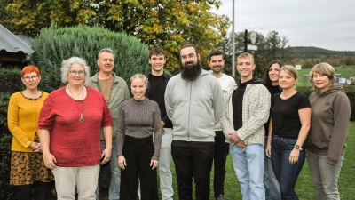 Mit diesen Kandidatinnen und Kandidaten geht der Ortsverband der Grünen ins Rennen um Stimmen bei der Kommunalwahl im März: (hintere Reihe von links) Petra Achternkamp, Rudolf Eberlein, David Leidig, Fabian Danner, Manuela Leidig, (vordere Reihe von links) Felicitas Limberger, Lena Reinberger, Alexander Probst, Maurice Thäter, Julia Bogendörfer und Kathrin Lawrenz. (Foto: Bernd Schweighöfer)