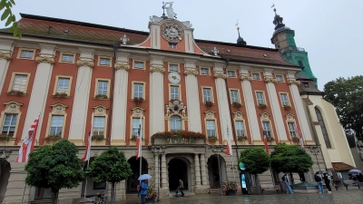 CSU, FWG und Lila wollen Bürgermeister Jürgen Heckel den Chefsessel im Rathaus streitig machen. (Foto: Nina Daebel)