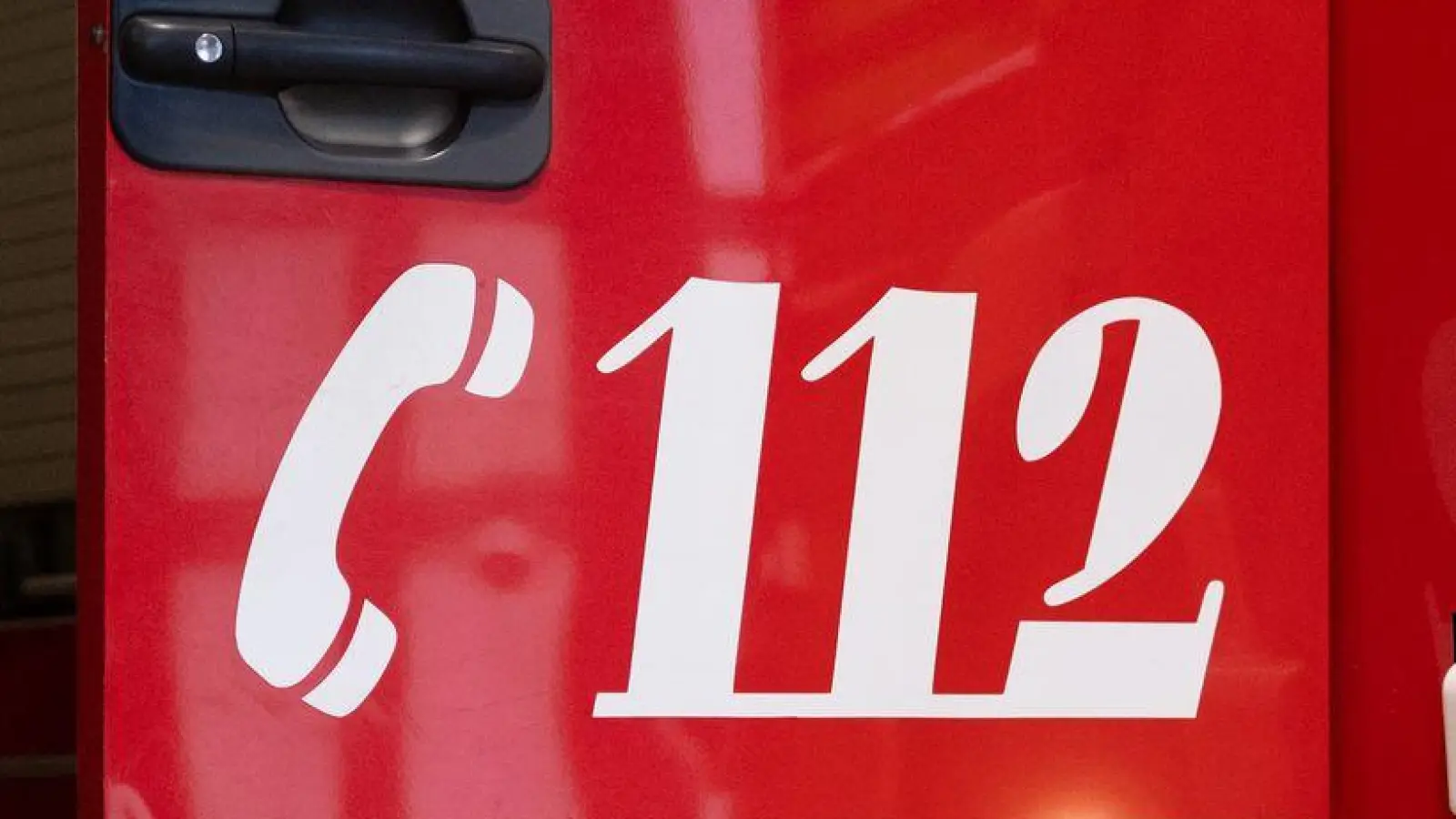 Die Feuerwehr konnte die 78-jährige Fahrerin aus dem Wohnmobil befreien. (Symbolbild) (Foto: Niklas Treppner/dpa)