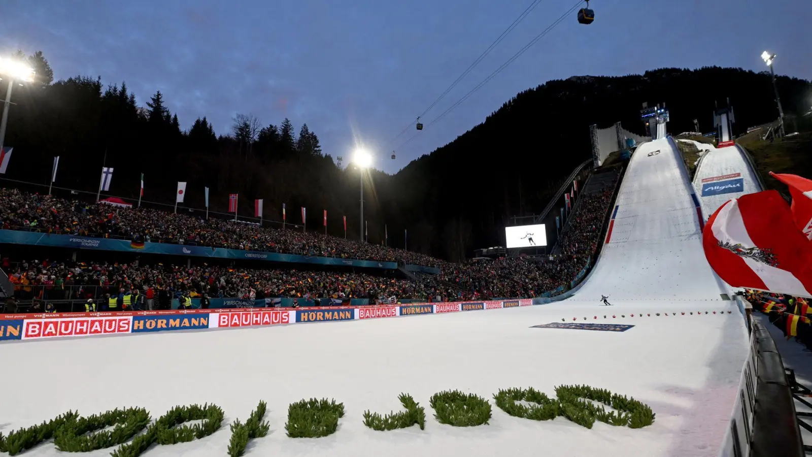 Geht es nach dem DSV, sollen 2031 in der Oberstdorfer Skisprung-Arena wieder Weltmeisterschaften stattfinden. (Foto: Angelika Warmuth/dpa)