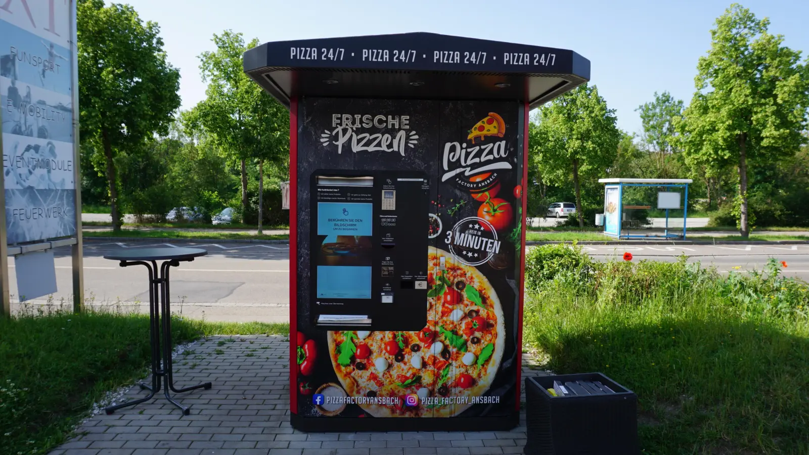 Ein Pizzaautomat wie an der Schalkhäuser Straße in Ansbach soll bald auch in Lichtenau stehen. (Foto: Andrea Walke)