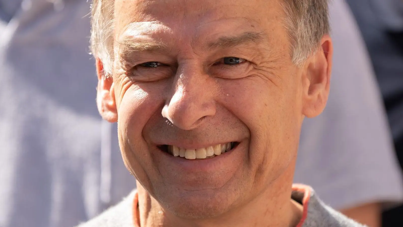 Jürgen Klinsmann hofft auf ein Amerika-Abenteuer seines Ex-Spielers Thomas Müller (Foto: Silas Stein/dpa)