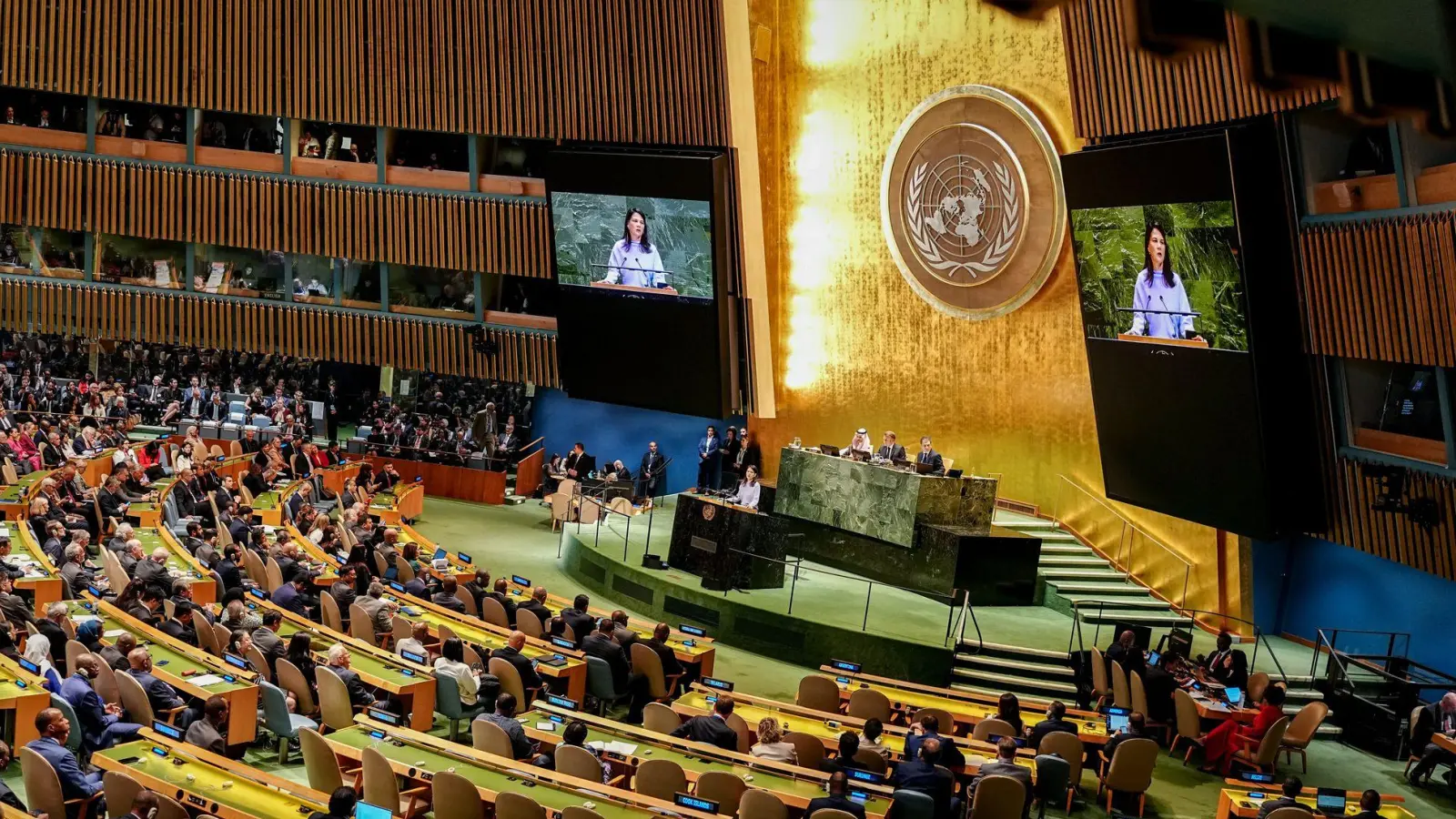 Die USA beschränken den Zugang zu Großhandelsmärkten und Luxusgütern für die iranische Delegation während deren Besuch bei der UN-Generalversammlung in New York. (Foto: Kay Nietfeld/dpa)