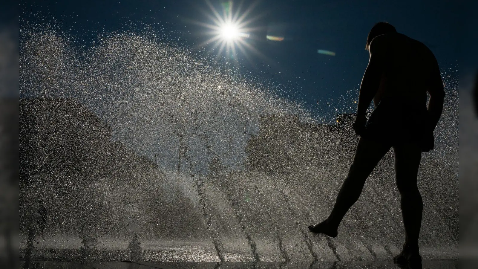 In Teilen Deutschland gilt am Samstag eine Hitze-Warnung.  (Foto: Peter Kneffel/dpa)