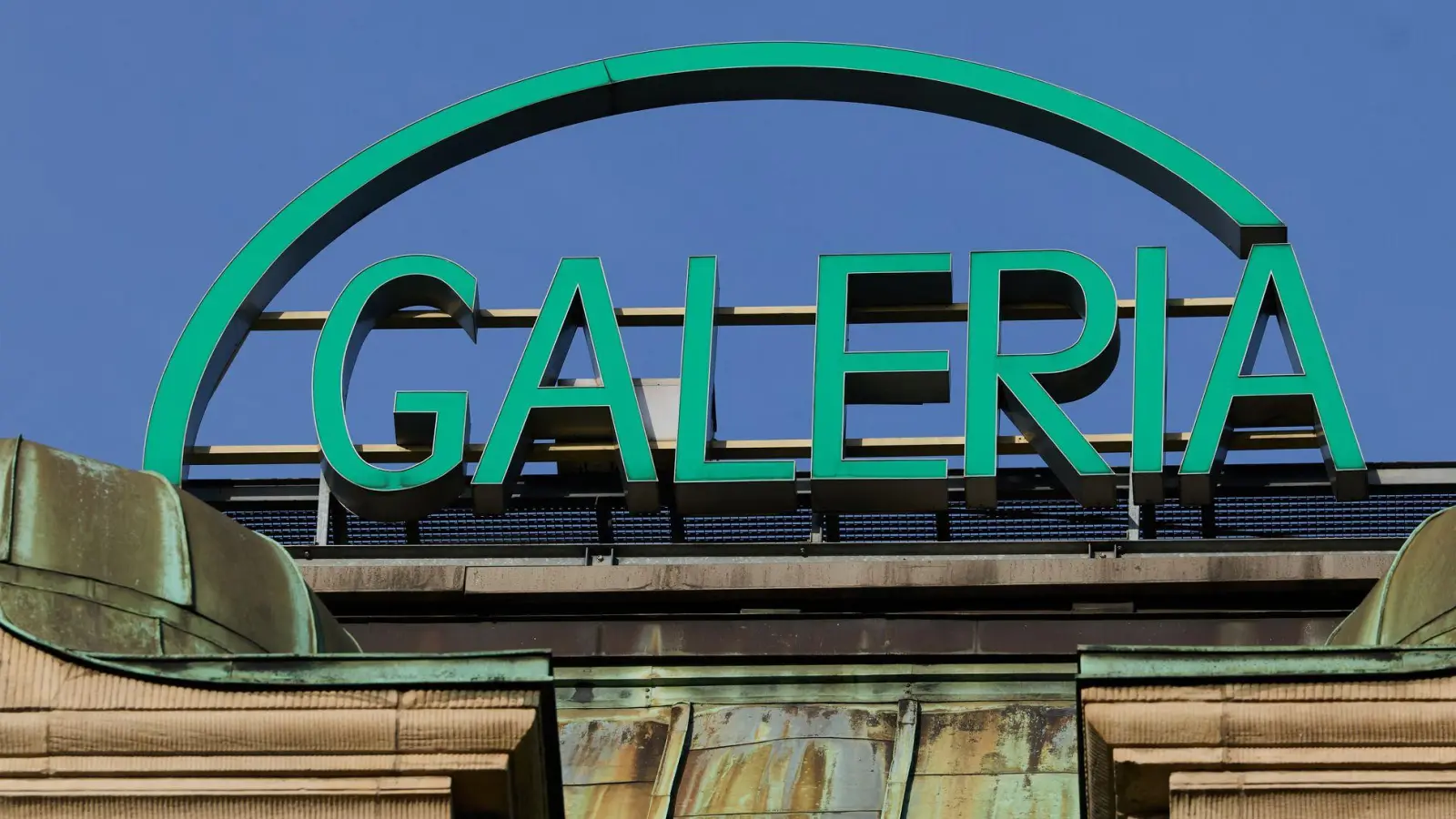 Hat der Warenhauskonzern Galeria noch eine Zukunft? Wenn, müsste sich viel ändern, sagen Experten. (Foto: Rolf Vennenbernd/dpa)