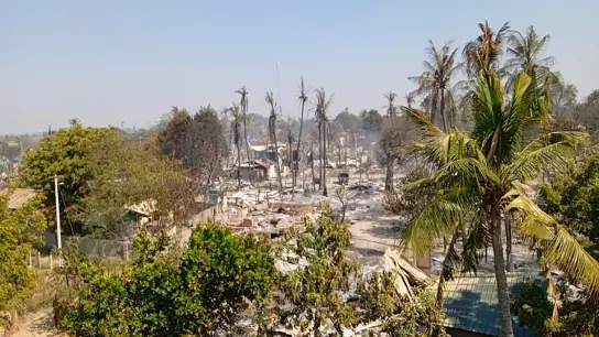 Mwe Tone war eines von zwei Dörfern, die nach Angaben von myanmarischen Nachrichtenagenturen Ende Januar von Soldaten niedergebrannt wurden. Sie glauben, dass die Soldaten nach Mitgliedern einer bewaffneten Miliz suchten, die sich gegen die Militärregierung stellt. (Foto: --/AP/dpa)