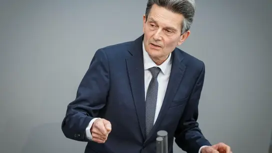 SPD-Fraktionschef Rolf Mützenich kritisiert die Koalitionspartner. (Foto: Kay Nietfeld/dpa)