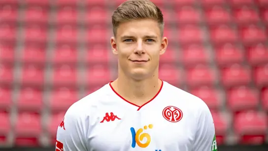 Hat das Interesse des FC Augsburg geweckt: Torwart Finn Dahmen. (Foto: Torsten Silz/dpa)
