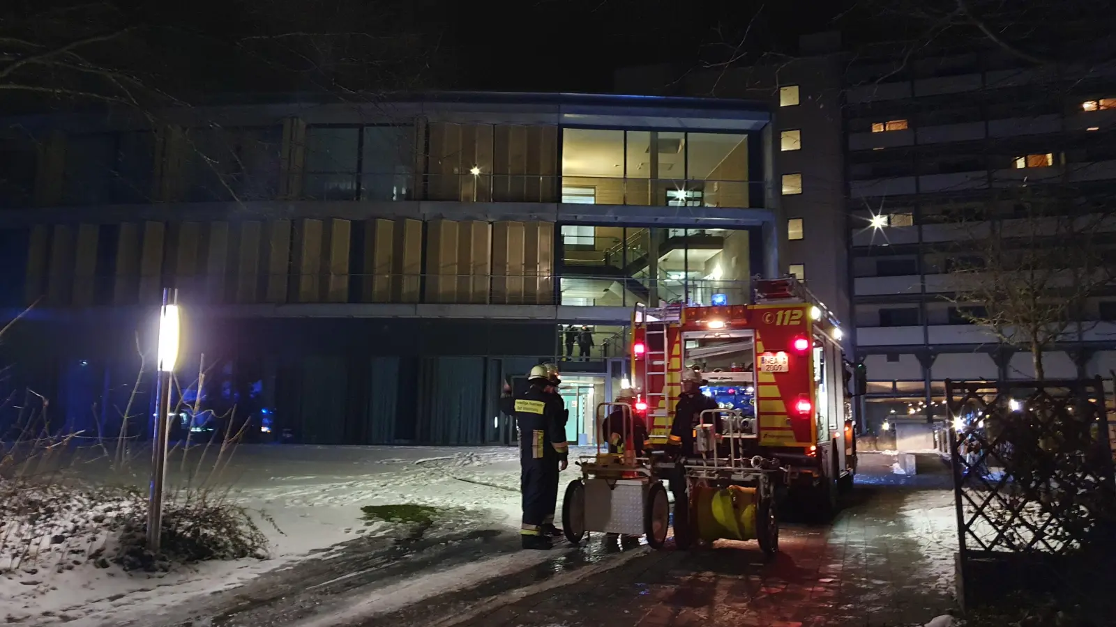 Die Feuerwehr rückte in der Nacht zum Samstag zu einem Brand in der Frankenland-Klinik aus. (Foto: Anna Franck)