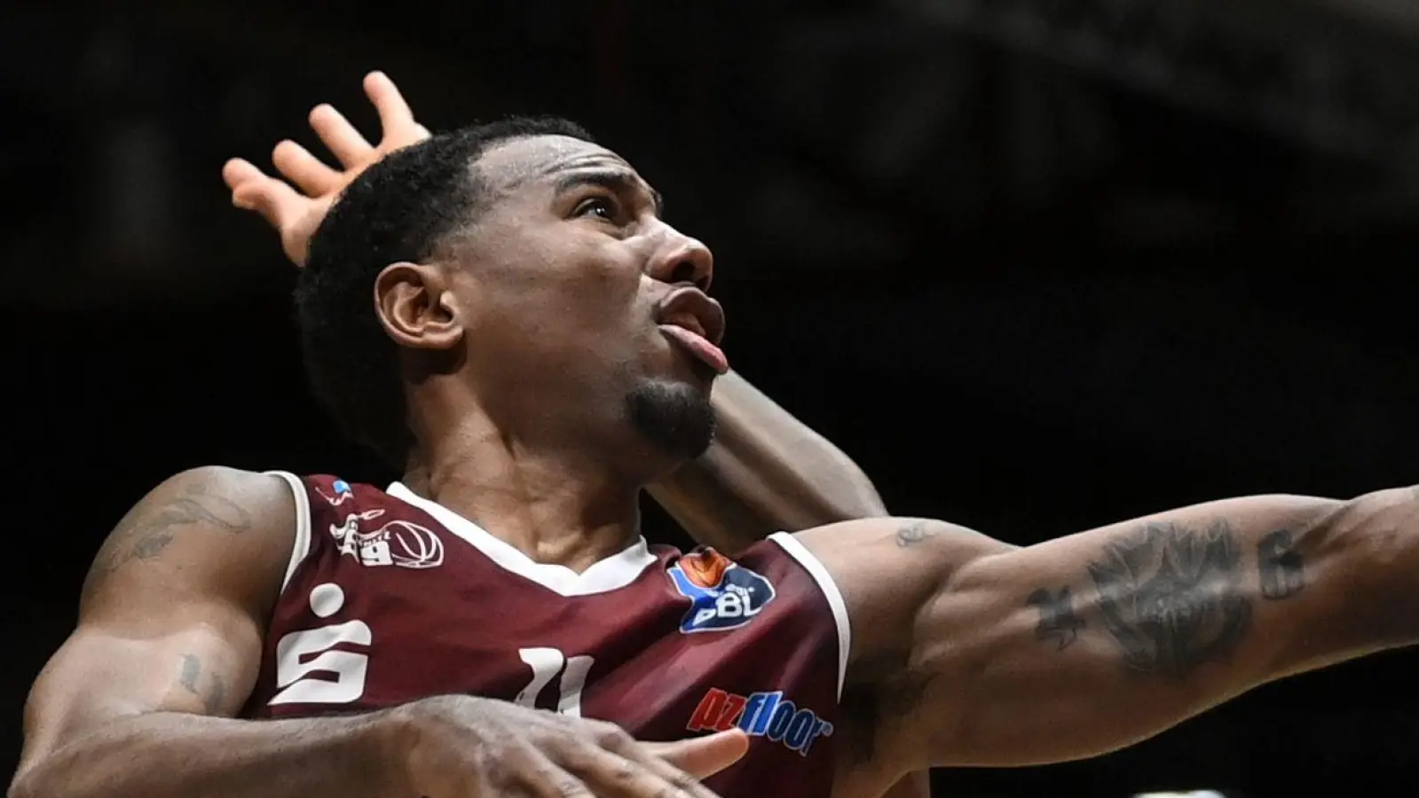 Bayern-Neuzugang Isiaha Mike spielte in der Basketball-Bundesliga bereits für die Niners Chemnitz. (Archivbild) (Foto: Hendrik Schmidt/dpa-Zentralbild/ZB)