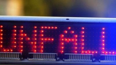 Die Bundesstraße 299 ist derzeit zur Unfallaufnahme gesperrt. (Symbolbild) (Foto: Stefan Puchner/dpa)