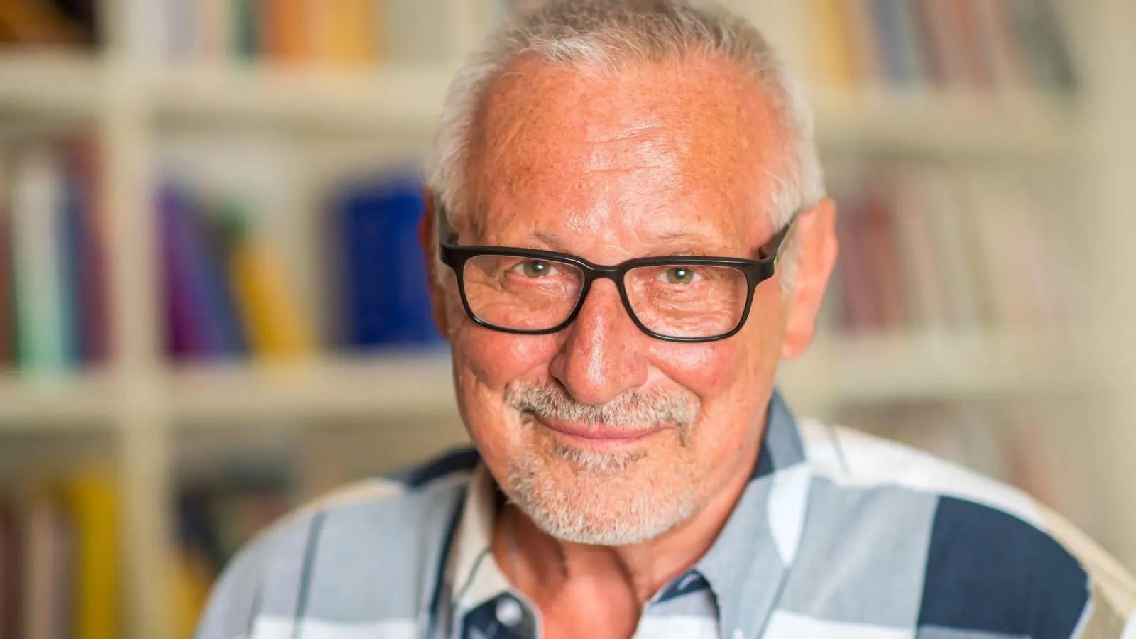 Konstantin Wecker sagt, er kann nicht mehr Klavier spielen (Archivbild).  (Foto: Peter Kneffel/dpa)