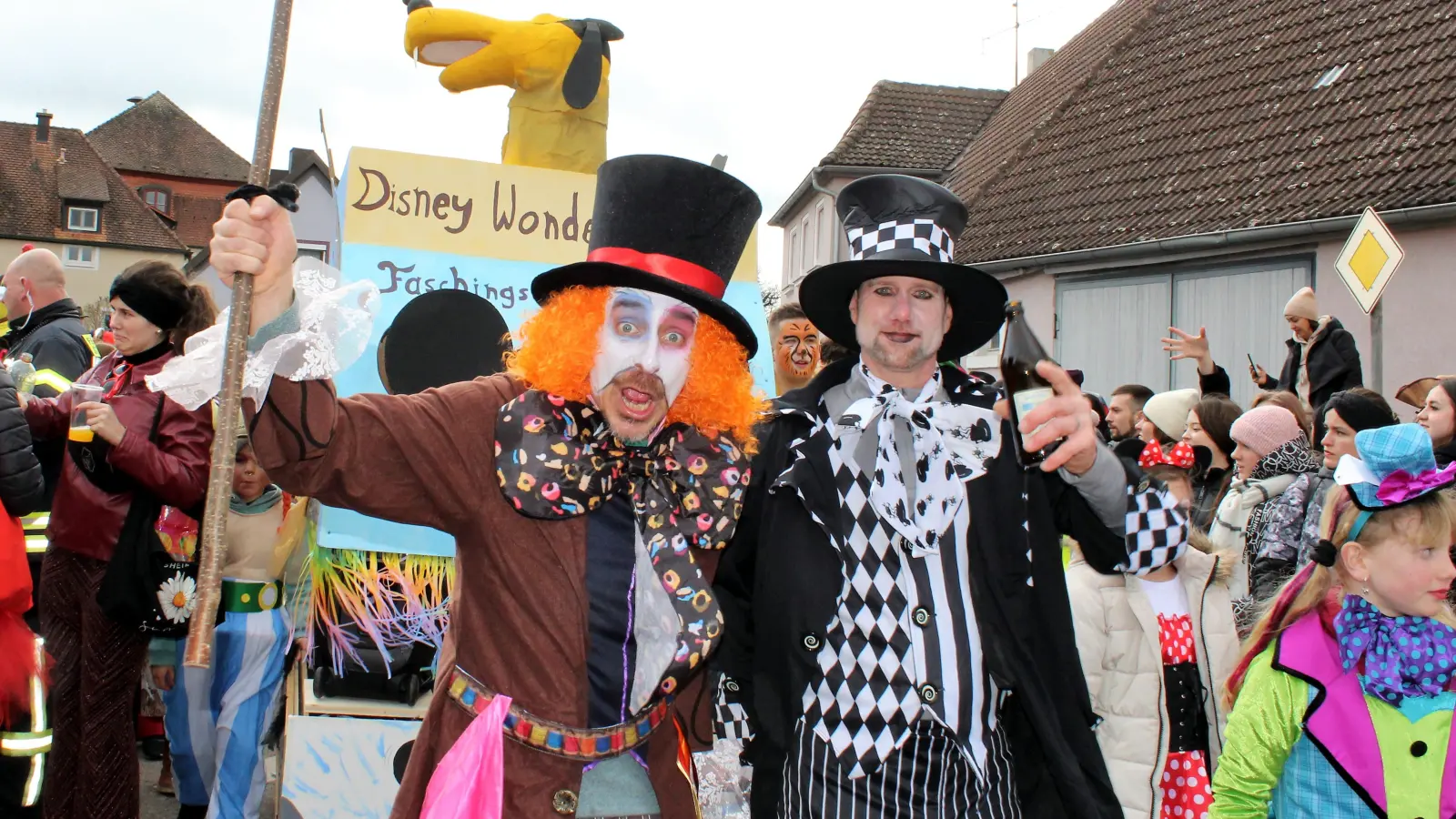 Ordentlich was los war am Sonntag beim Faschingsumzug in Ornbau. Etwa 12.000 Menschen säumten die Straßen. (Foto: Diane Mayer)